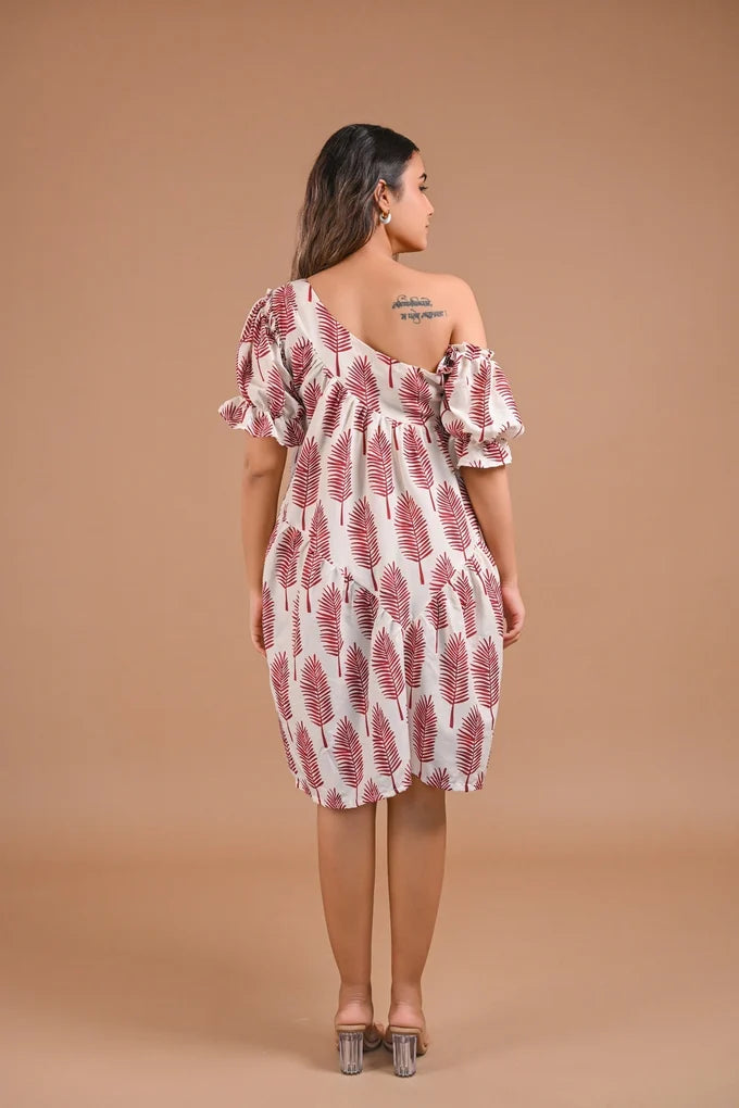 Off-Shoulder Tiered Printed Midi Dress – 107.5