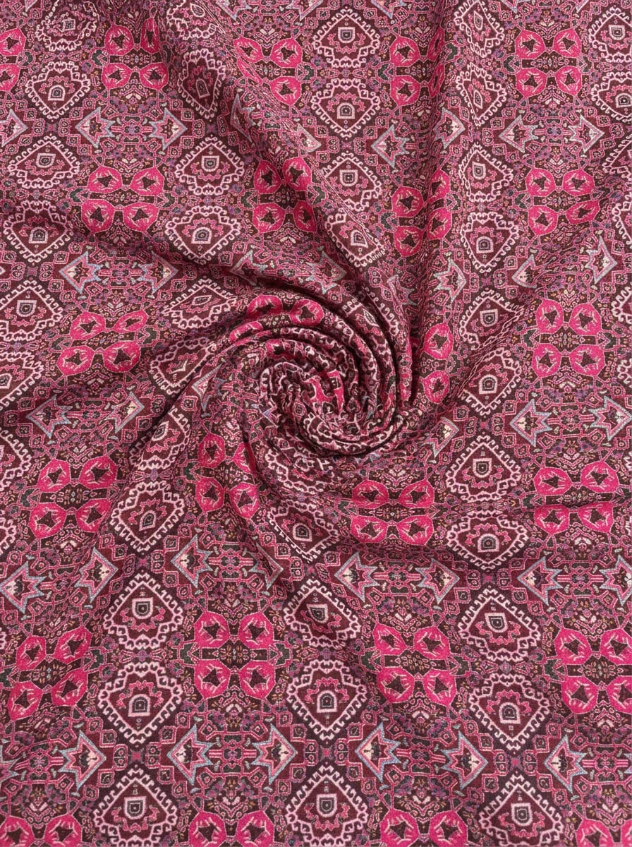 Close-up Texture & Drape of Pastel Pink Muslin Fabric — FAB VOGUE Studio