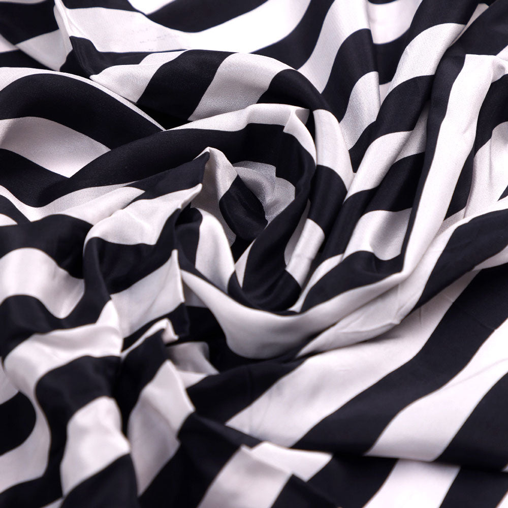 Gorgeous black and white digital printed fabric from FAB VOGUE Studio – nc 0 ta08501p2 108 c