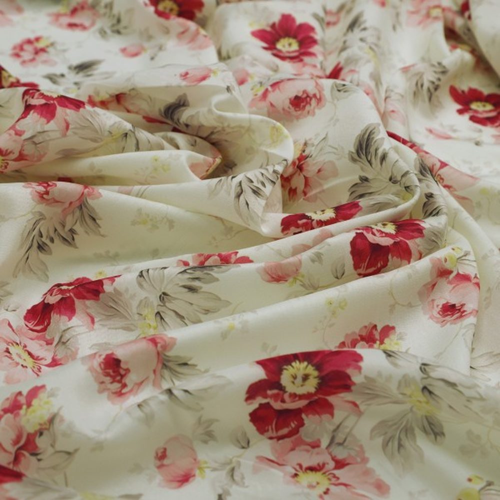 Cream Muslin Fabric with Vintage Red & Pink Floral Print – mu 0 ta06820 110 1