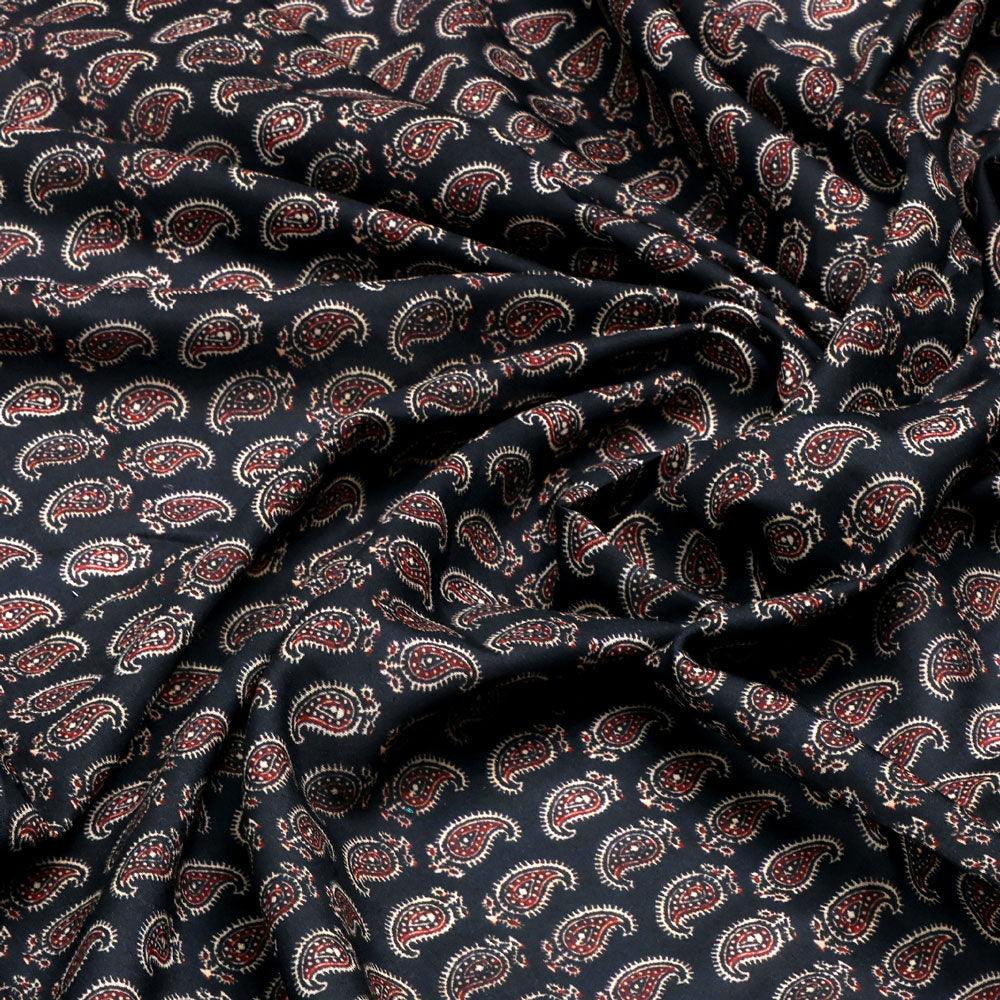 Paisley Seamless over Black Digital Printed Fabric - FAB VOGUE Studio®