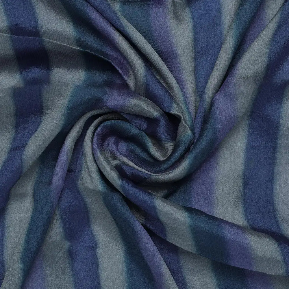 Where Calm Tones Meet Fluid Lines